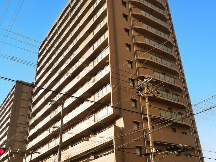 ルイシャトレ城東関目東棟フォレストタワー(外観)