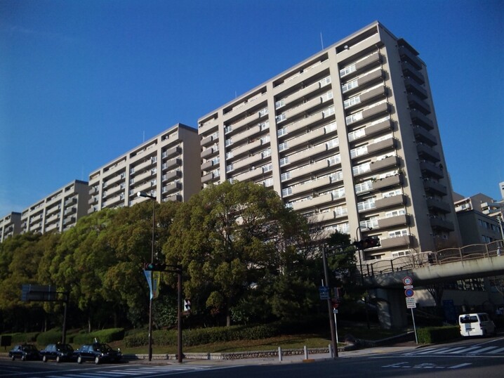 神戸ポートビレジ２号棟(外観)