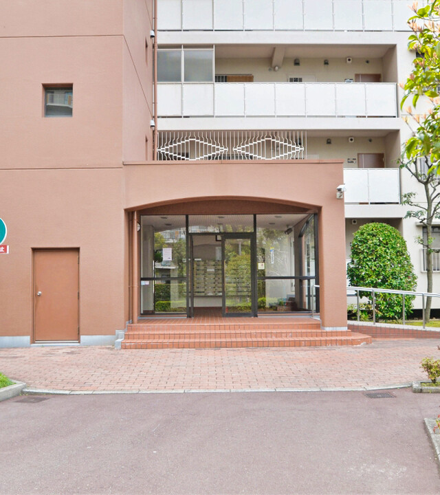 東茨木ハイタウン白川高層住宅１号棟(エントランス)