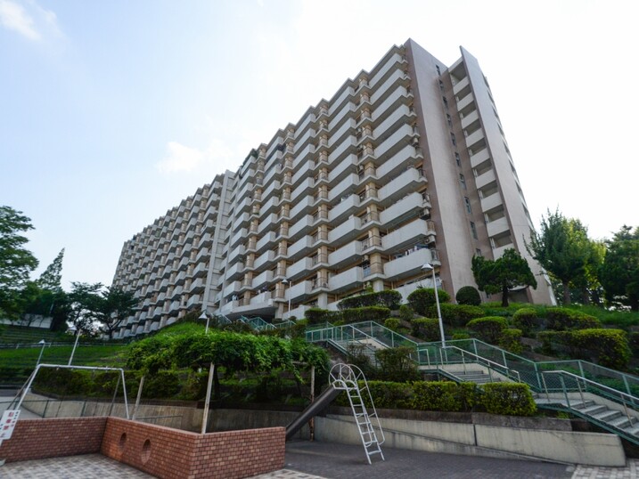 上高田４丁目団地１号棟
