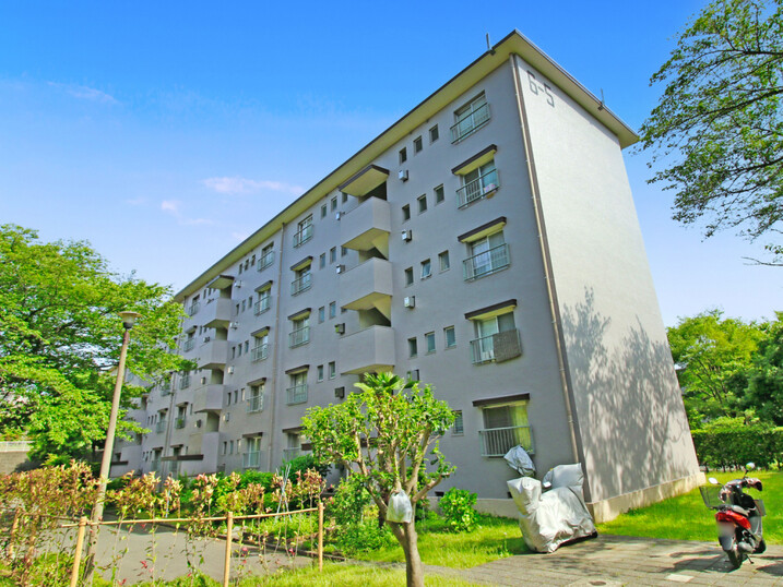 左近山団地６街区５号棟