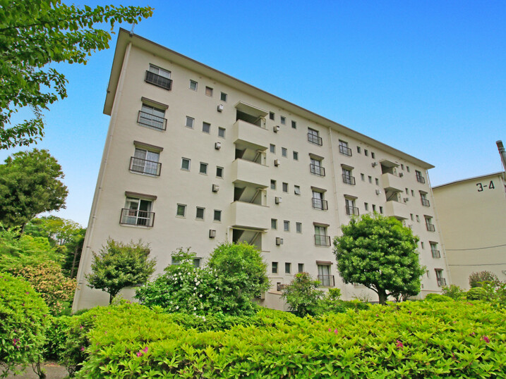 左近山団地３街区３号棟