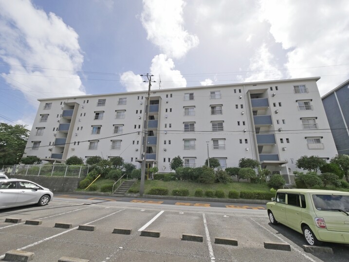 六浦台団地１号棟