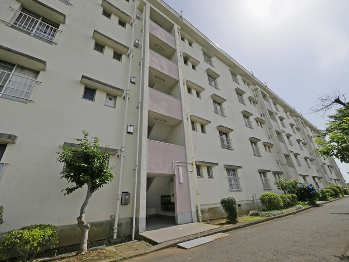 白幡台住宅８号棟