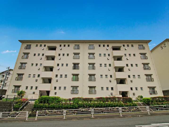 左近山団地５街区１号棟