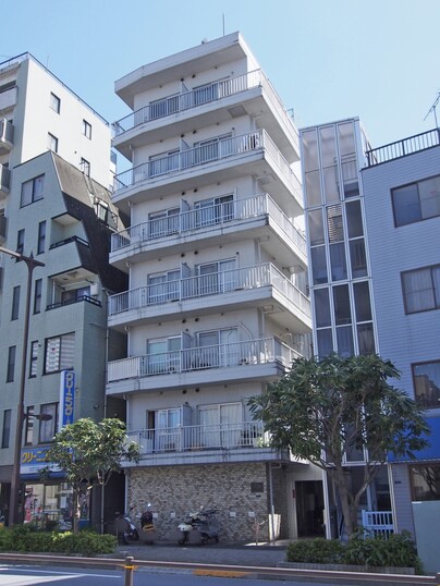 サカエ余丁町マンション