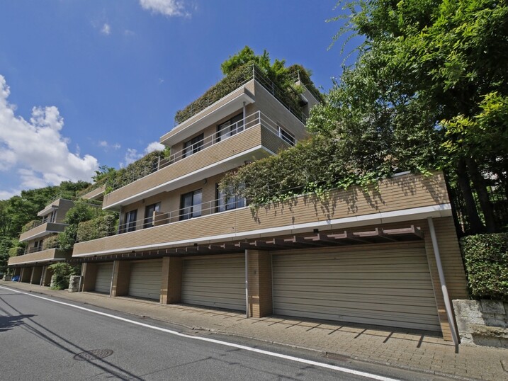 テラス岡本