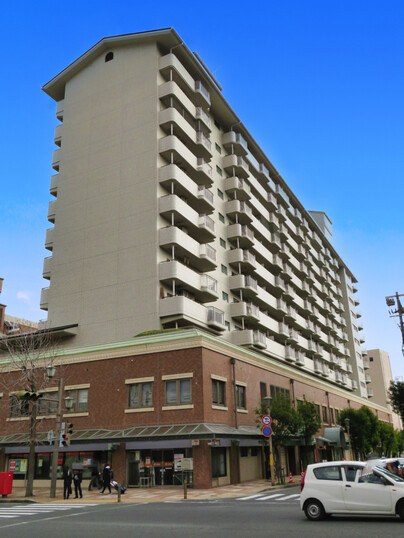 ラポルテ西館