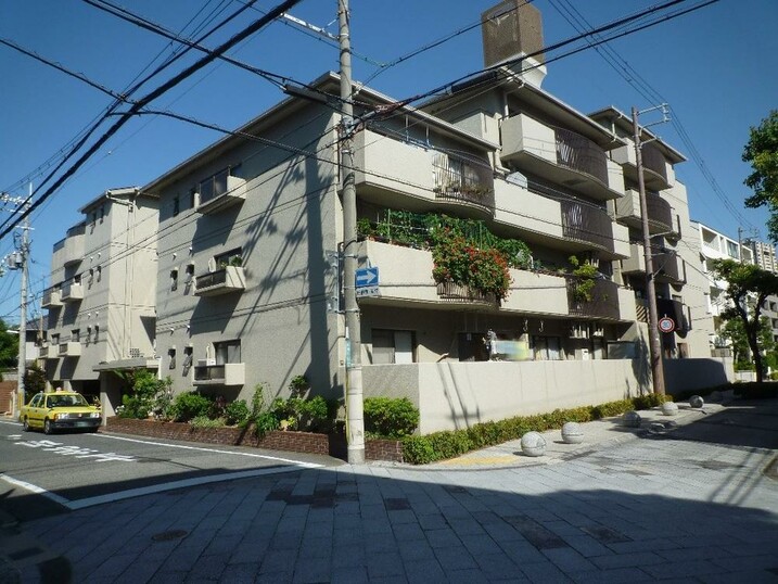 芦屋呉川町ハウス