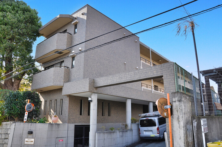 ステイツ雲雀丘花屋敷