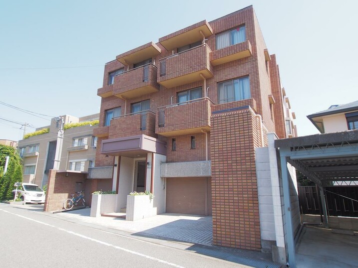 ファミーユ御影堂ノ裏