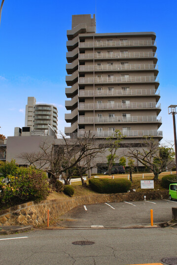 ファミール竹城台