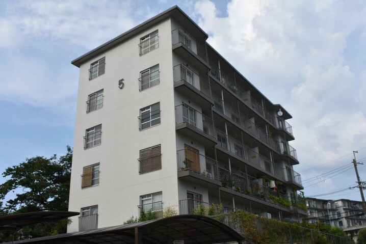 高槻塚原台ハイツ５号棟