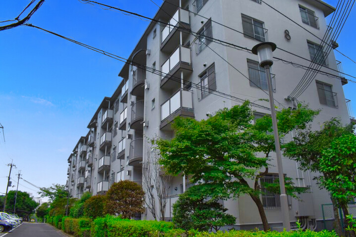 高槻塚原台ハイツ８号棟