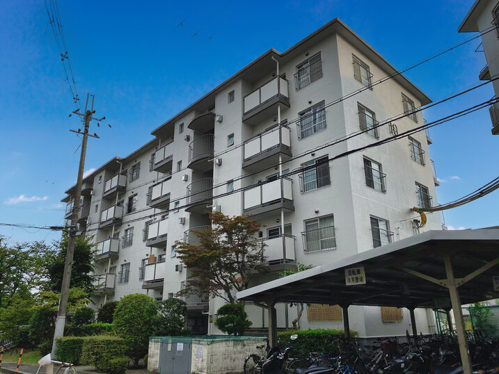 高槻塚原台ハイツ１０号棟