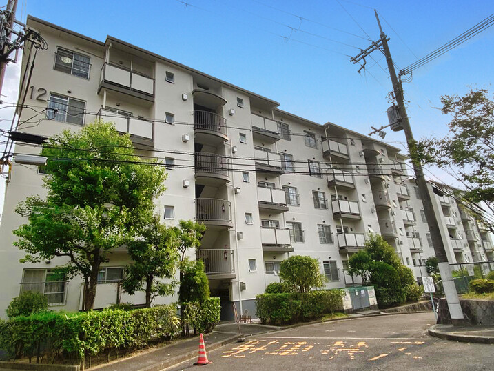 高槻塚原台ハイツ１２号棟