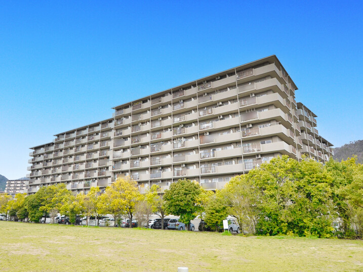 ユニライフ山崎２