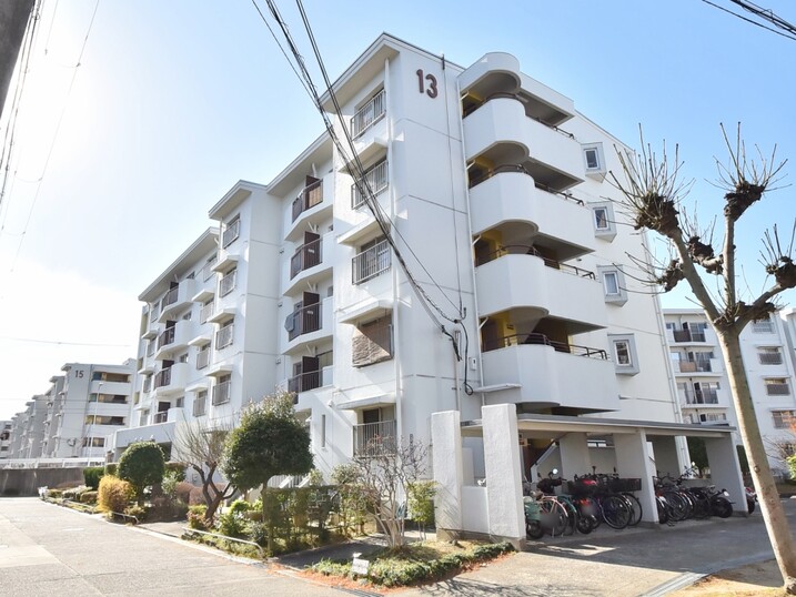 住道駅前住宅１３号棟