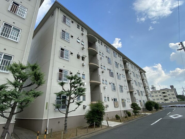 水無瀬青葉ハイツ１３号棟
