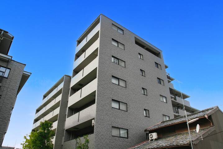 コスモ二条城前