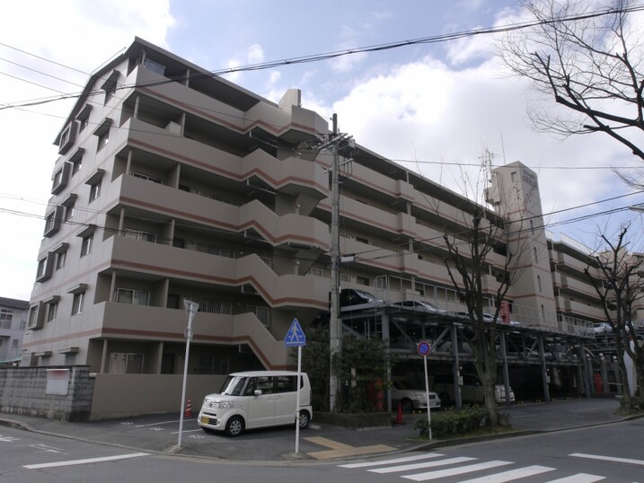 ベル・アーバニティ伏見桃山東