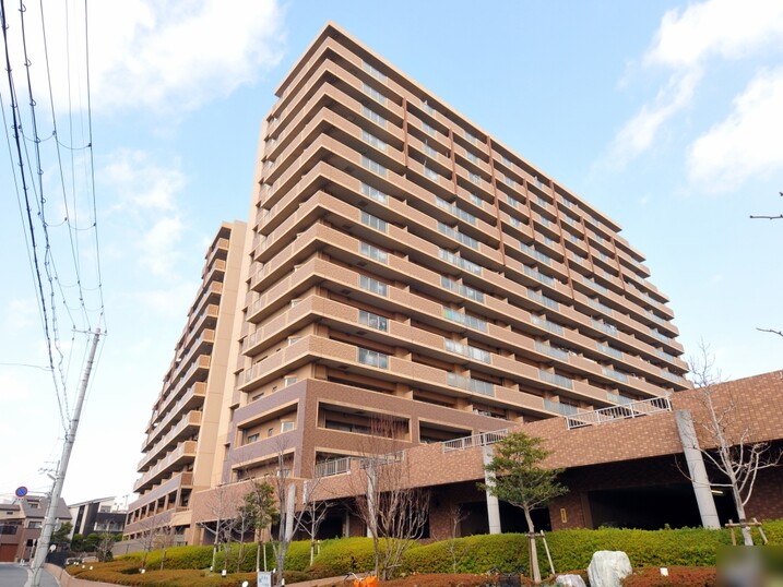 ファミールアクシス八尾センタースクエア