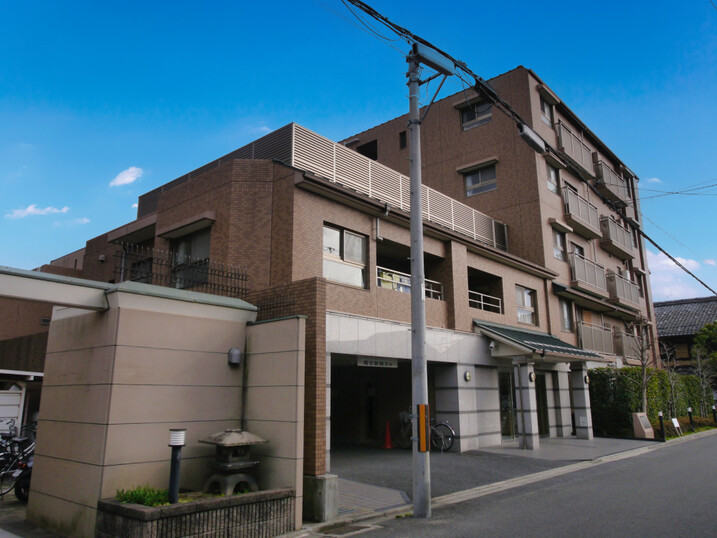 ライオンズステージ伏見