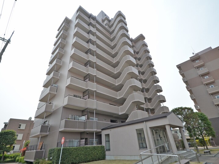 ローレルスクエア近鉄吉田２番館