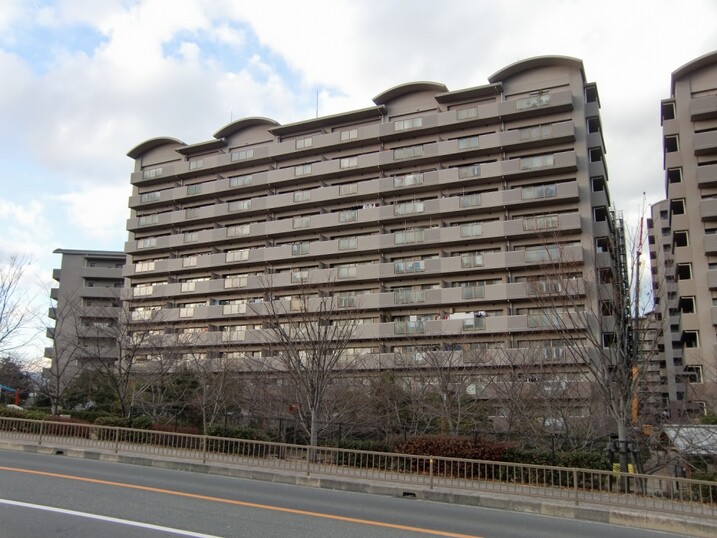 ジオ茨木学園町サンリットステージ５番館