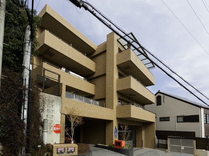 クイーンズプレイス雲雀丘花屋敷