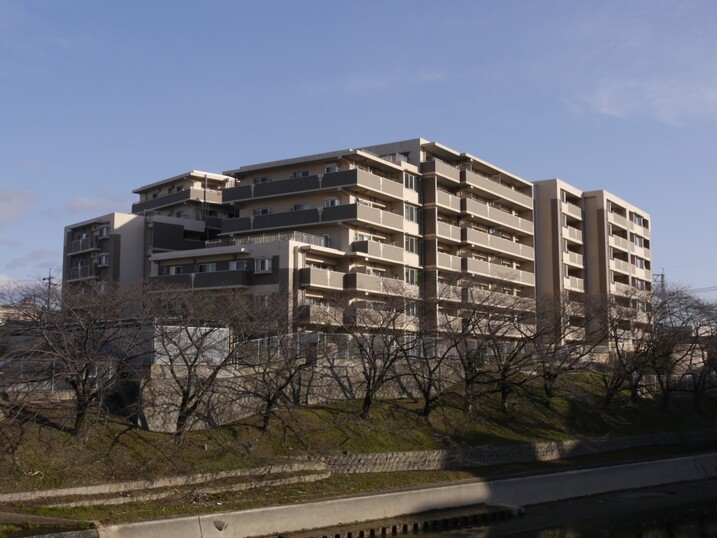 ファミール伏見桃山町ネクスタージュ