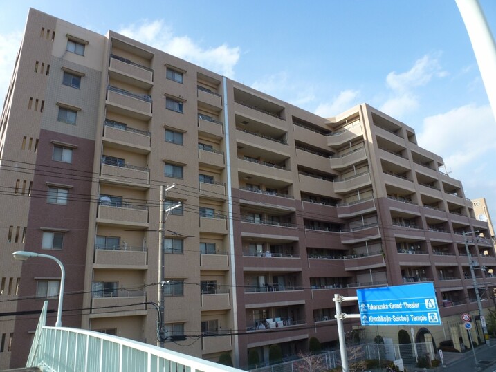 ファミール逆瀬川ザガーデン