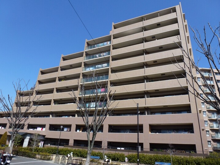 ファミール千里山田ウイングコート