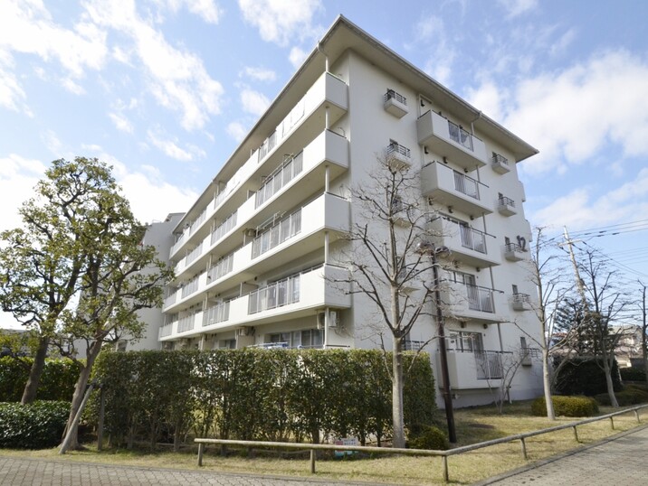 グリーンアベニュー谷塚１２号棟