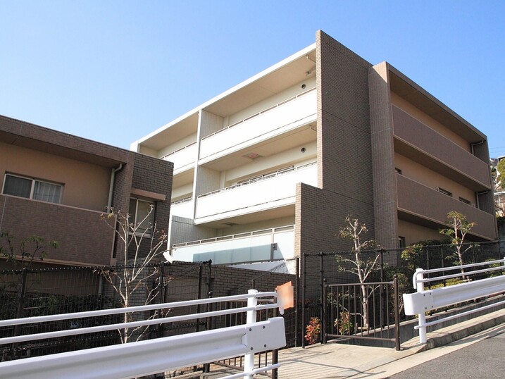 グランアッシュ甲陽園コリーヌドゥサンス