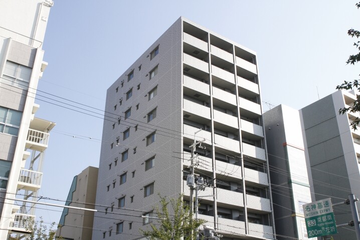 エスリード西大路駅前