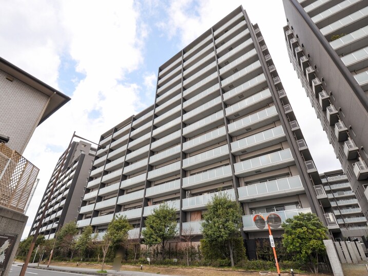 京阪東ローズタウンファインガーデンスクエアＢ棟