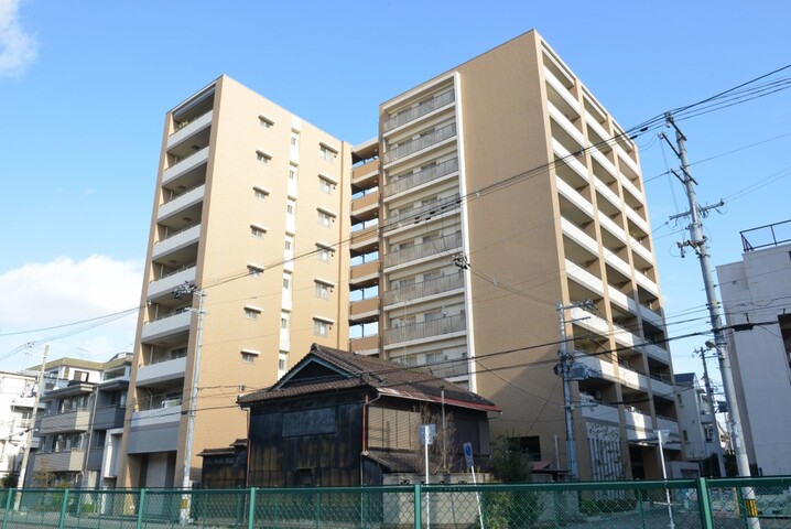 ローレルコート山坂・桃ヶ池公園レジデンス