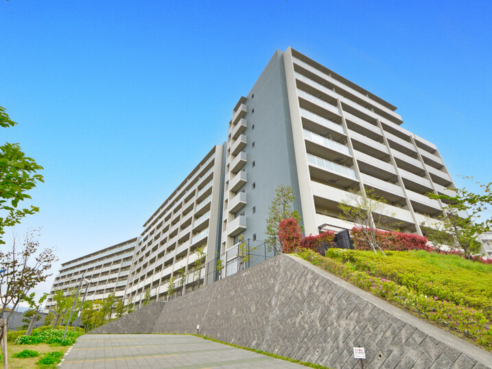 プレミスト南千里津雲台パークフロント