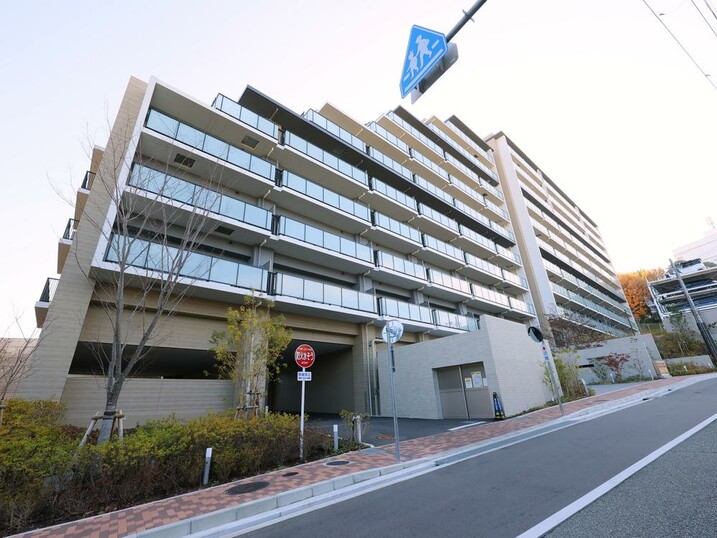 ヴェリテ千里青葉丘