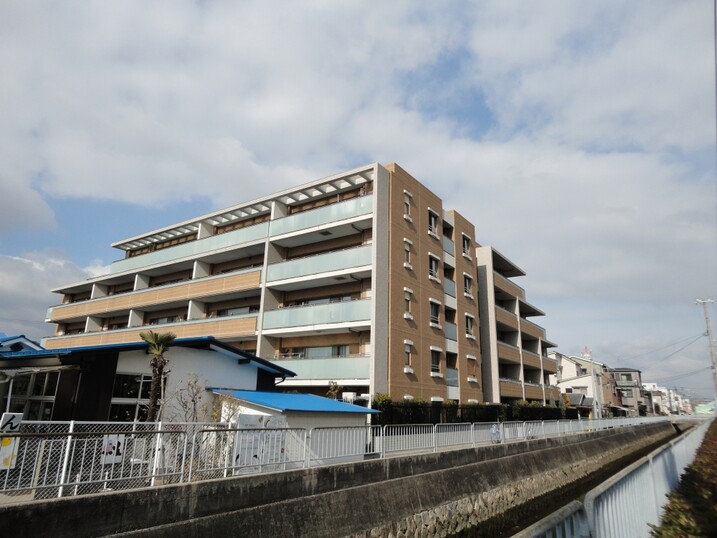 ブランズ甲子園一楽荘