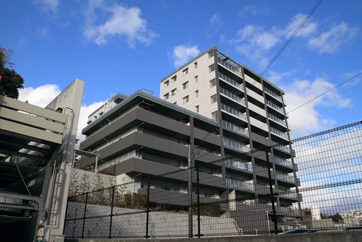 リーデンススクエア鈴蘭台駅前