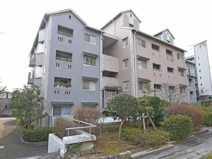 六甲アイランドＣＩＴＹイーストコート４番街１番館