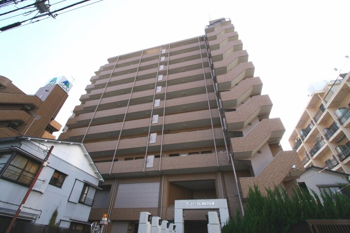 グランイーグル川崎駅前通