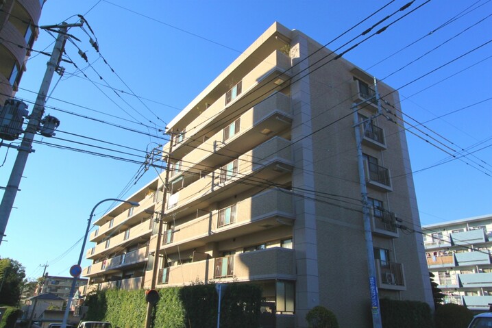 ファミール長丘