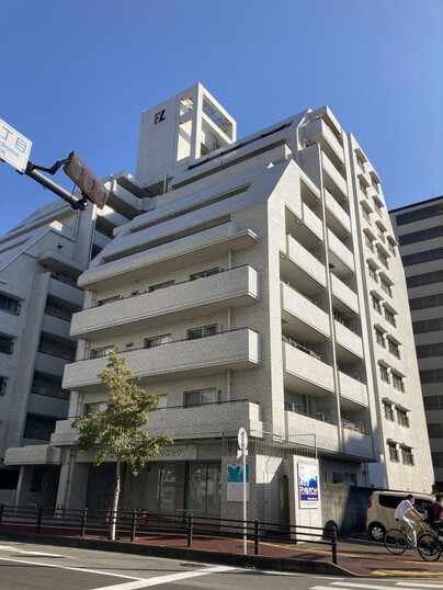 エバーライフ吉塚駅前