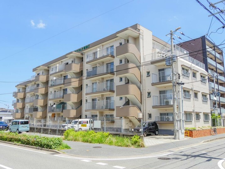 エメラルドマンション姪の浜