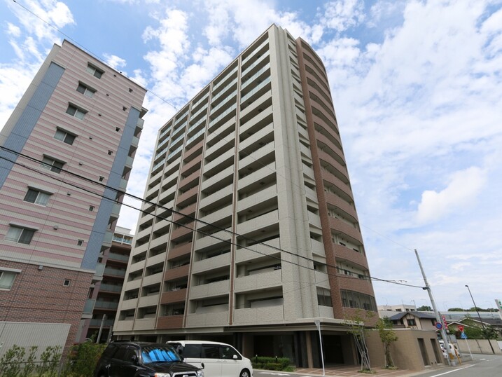 サンリヤン香椎駅前 Ⅲ番館