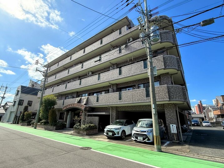 ロイヤルアーク西新