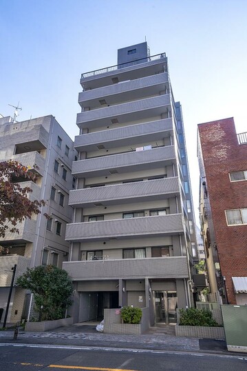 プラハ川崎本町通り